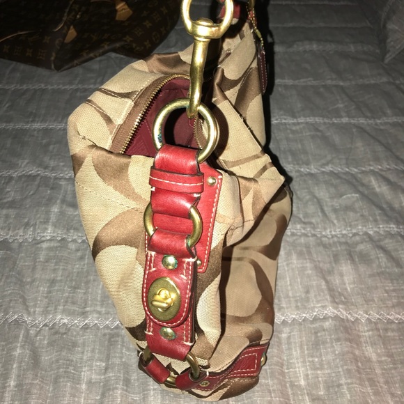 Coach purse - Picture 4 of 8